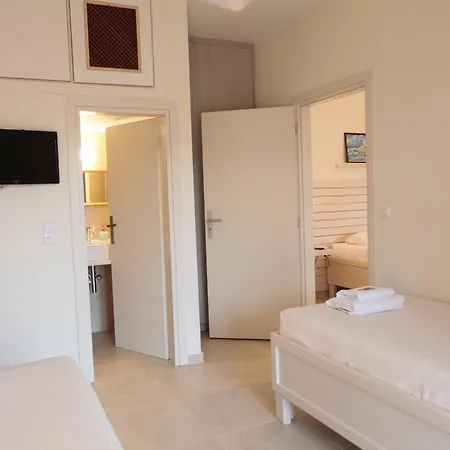 Asterias Apartment *