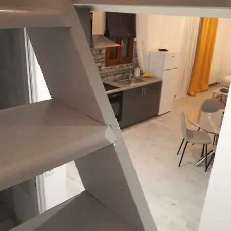 Asterias Apartment *